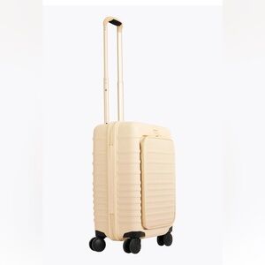 NWT front pocket roller